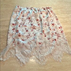 Free People Feminine Floral Lace Trim Skirt size XS FP Intimately dainty